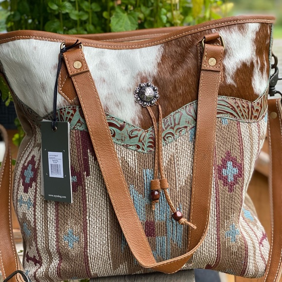 CAPTIVATING  MYRA COW HIDE TOTE BAG FREE SHIPPING - Picture 4 of 11
